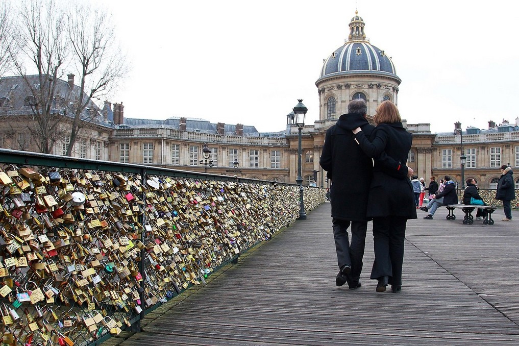 Valentines Day at Pont des Arts