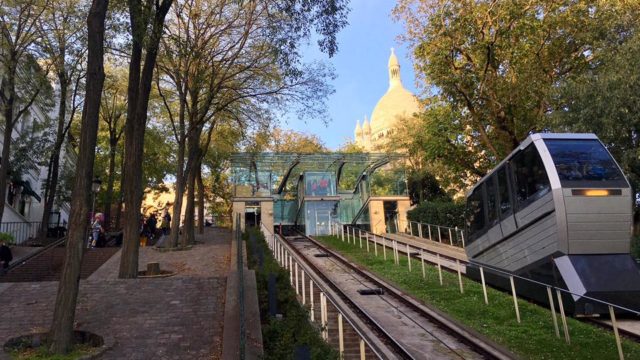 How to Use the Montmartre Funicular in Paris