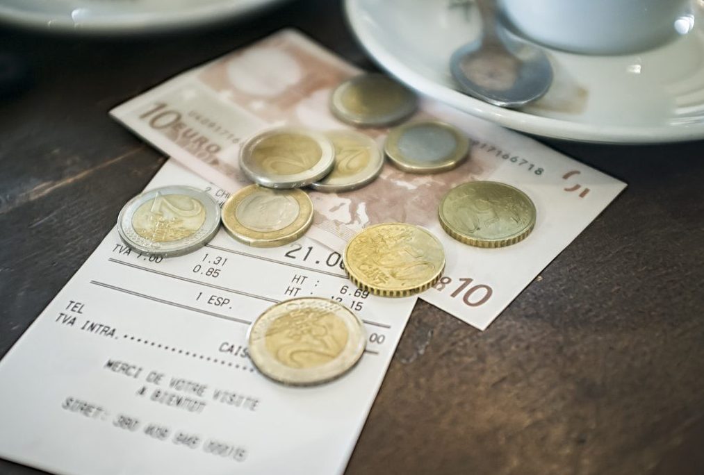 Tipping Advice For Restaurants at Paris And France