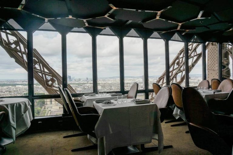 Eiffel Tower Dinner Why You Should Have Dinner At The Eiffel Tower 