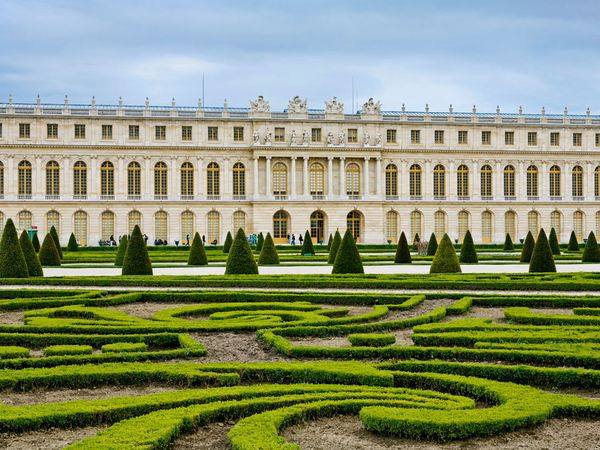 versailles palace gardens pet friendly