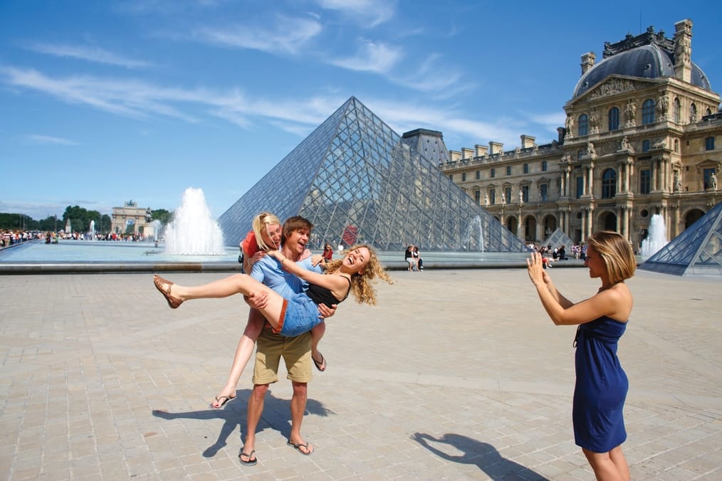 Making Friends In Paris