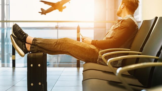 8 Great Ways To Pass Time At An Airport
