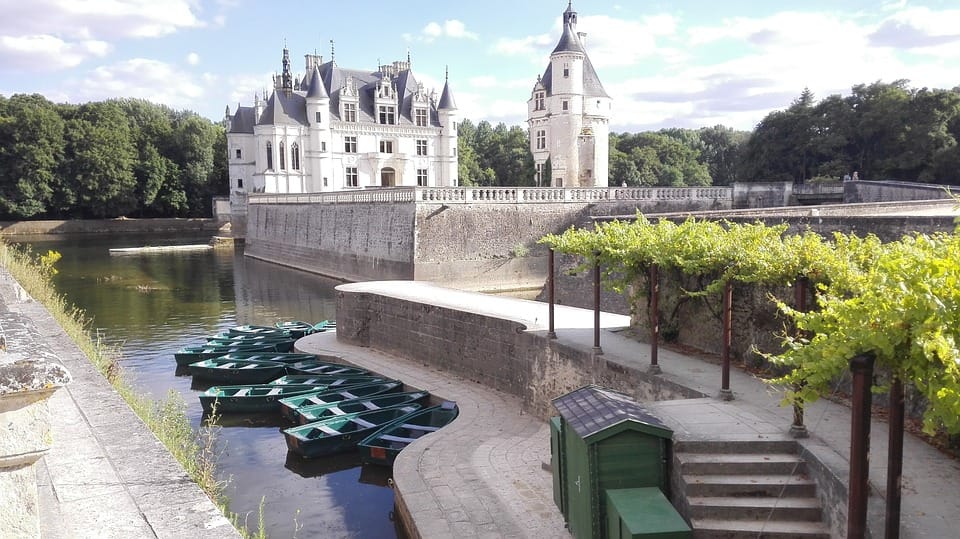Famous Castles in Loire Valley - Château de Chenonceau
