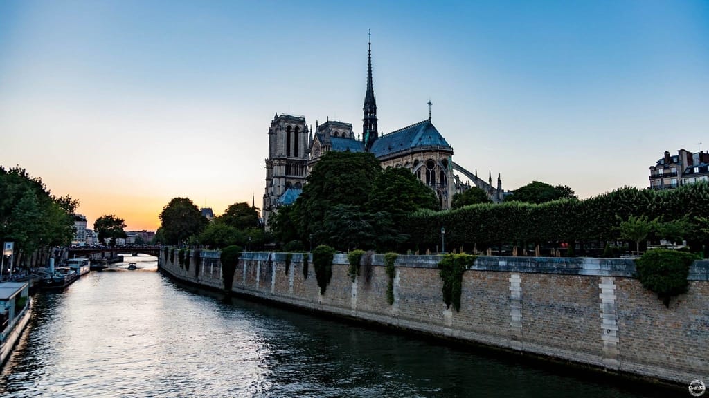 Things To See In Paris - Cathédrale Notre-Dame in Paris