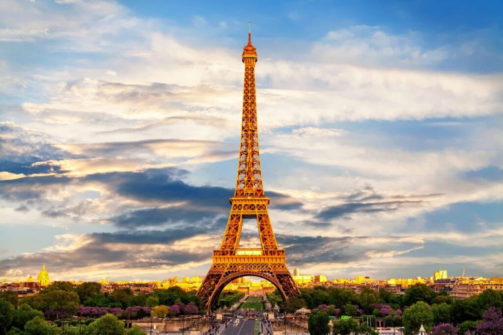 Things You Should Do In Paris - Visit The Eiffel Tower