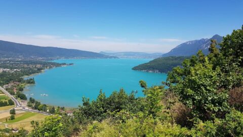 Is Lake Annecy Clean?