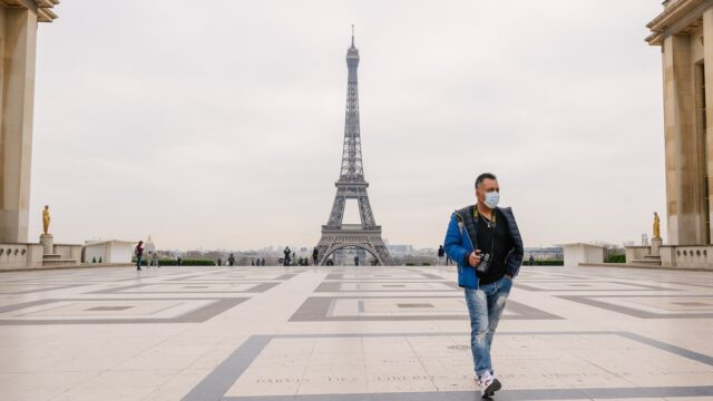Do Parisians Wear Jeans?