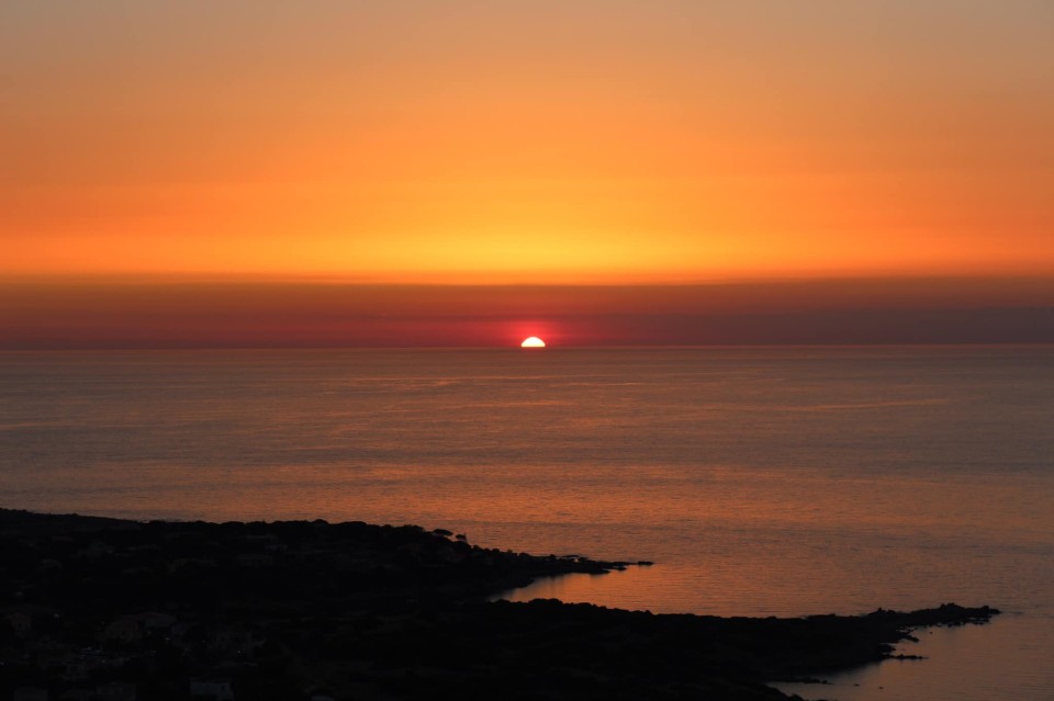Voir le coucher de soleil en Corse
