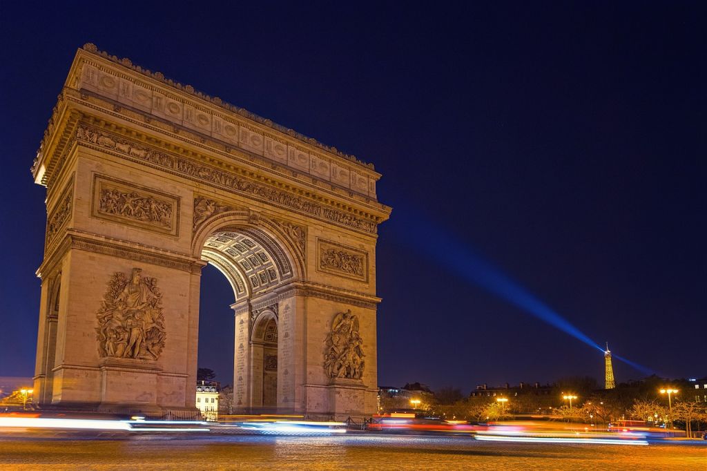 Top 5 Destinations in France for People Who Love Nightlife
